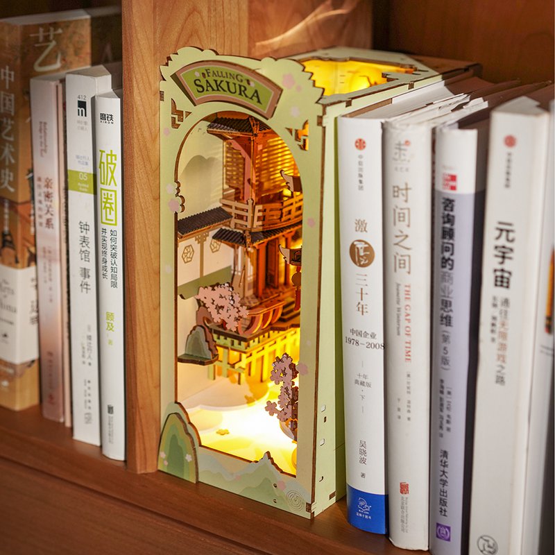 Book Nook Falling Sakura - Book Nook Kit