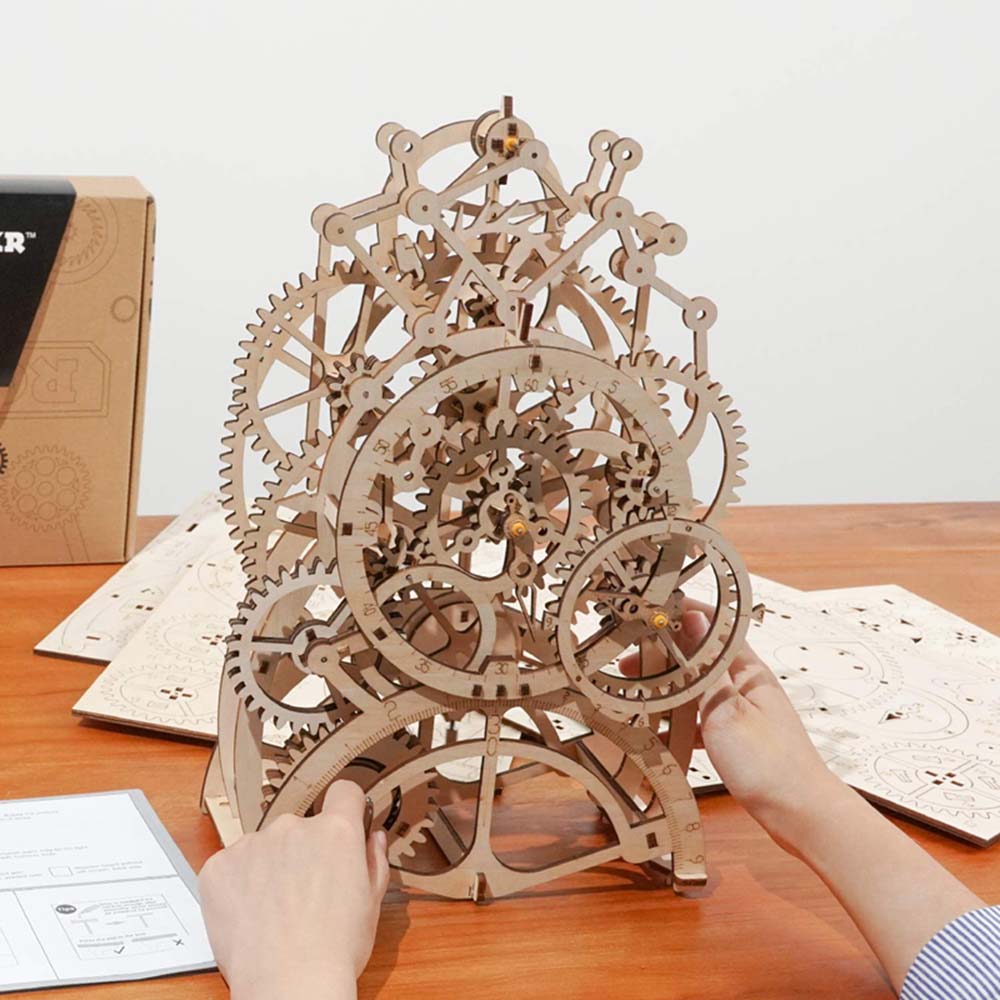 Beeindruckende Pendeluhr - 3D Holzpuzzle Tisch