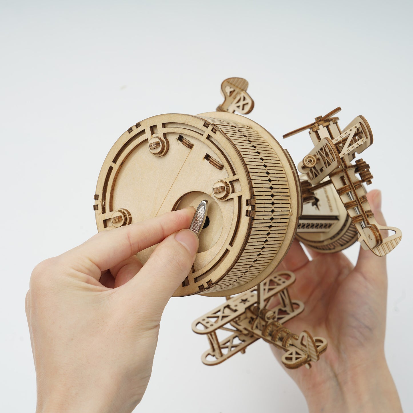 Control Tower (Music Box) - 3D Holzpuzzle Antrieb