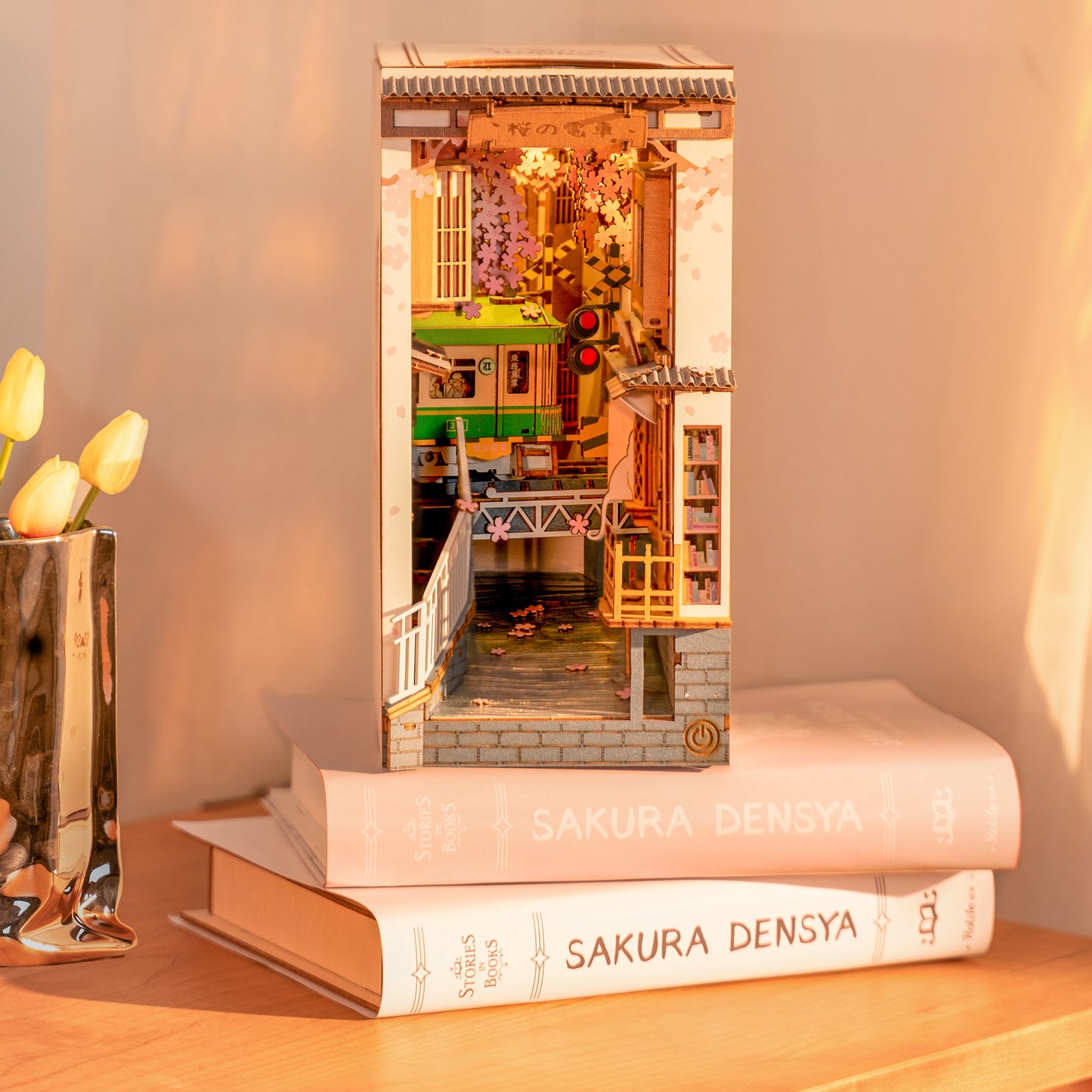 Book Nook Sakura Densya
