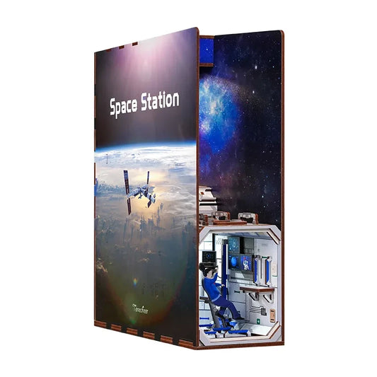 Raumstation - DIY Book Nook Kit 