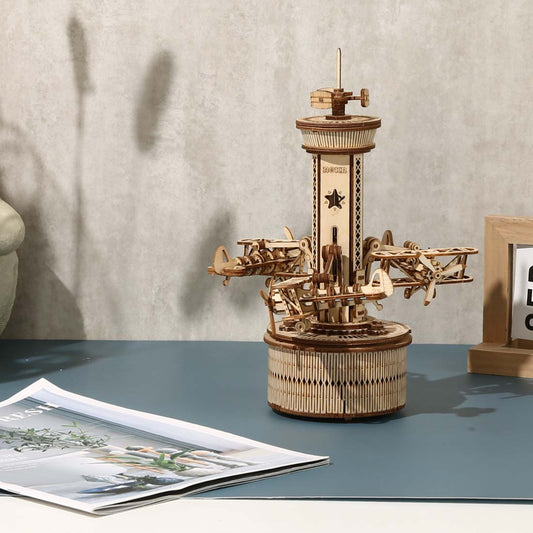 Control Tower (Music Box) - 3D Holzpuzzle auf Tisch 